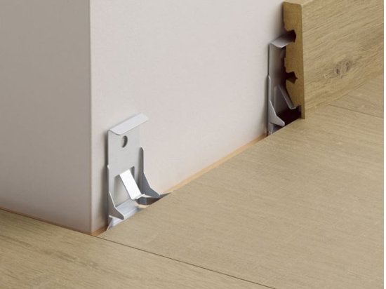 Clips pour plinthe standard | Quickstep