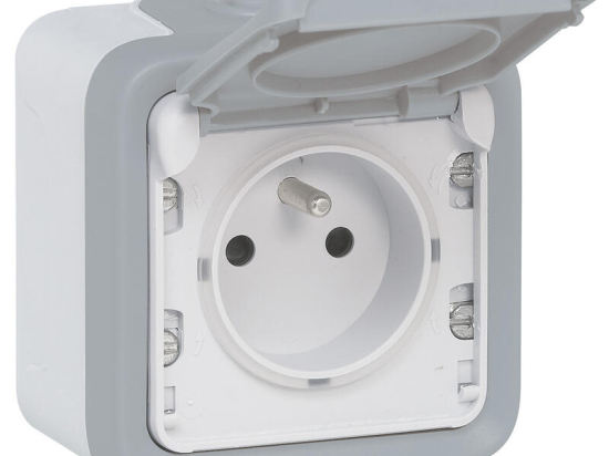 Prise étanche 2P+T avec éclips de protection 16A Plexo complet IP55 | Legrand