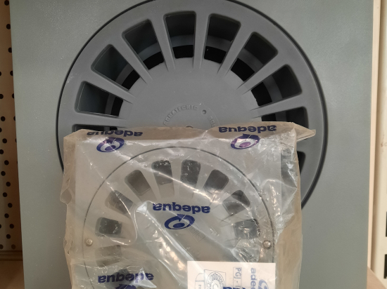 Siphon de sol | carré en PVC | MOLECOR